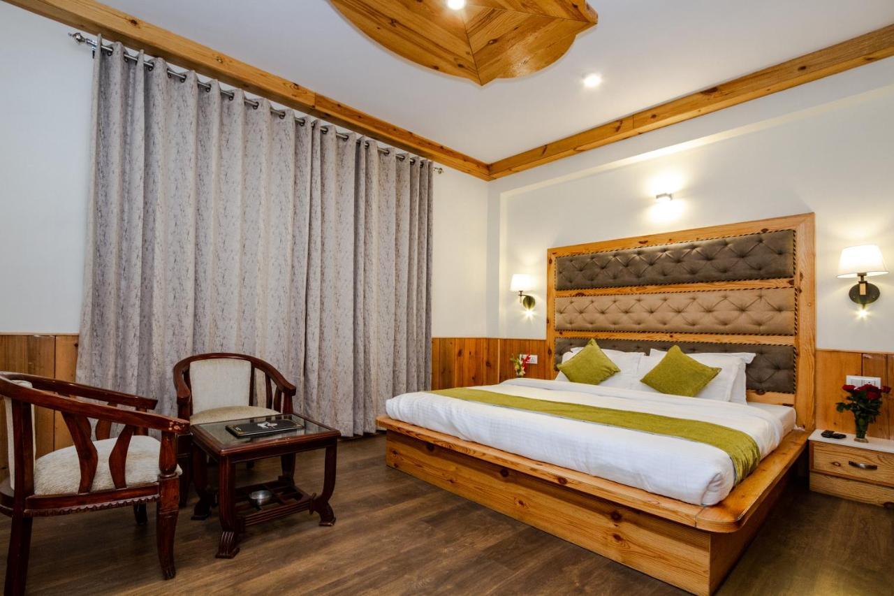 Vaibhav Regency Hotel Manāli Exterior foto